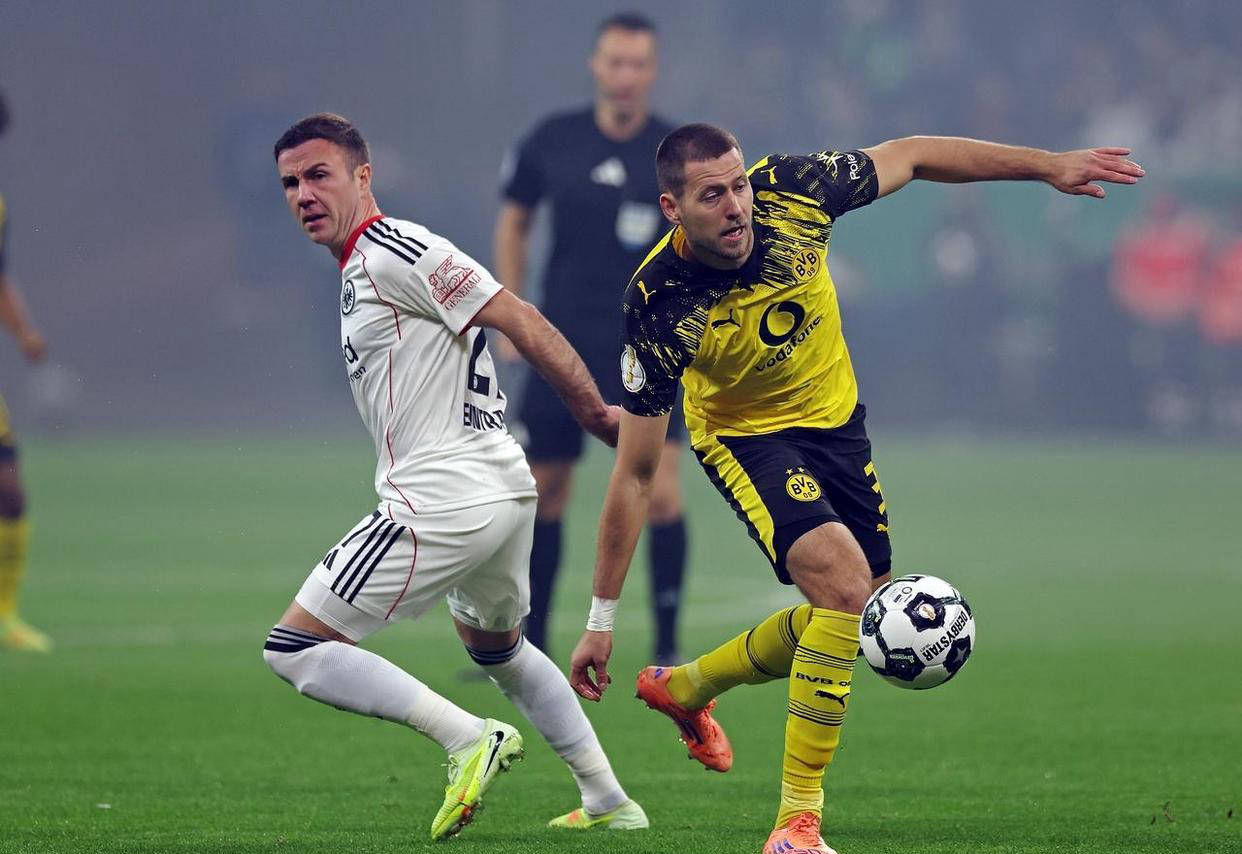 亚马尔更新社媒为拉菲尼亚庆生：生日快乐，大哥！（亚马尔社媒送祝福：祝拉菲尼亚生日快乐，大哥！）