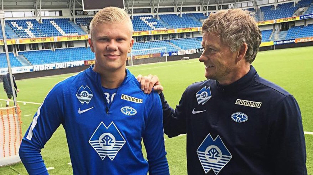 赖因德斯谈自己与德布劳内比较：我属于B2B中场，定位为8号位球员（赖因德斯谈与德布劳内对比：自认B2B型中场，司职8号位）