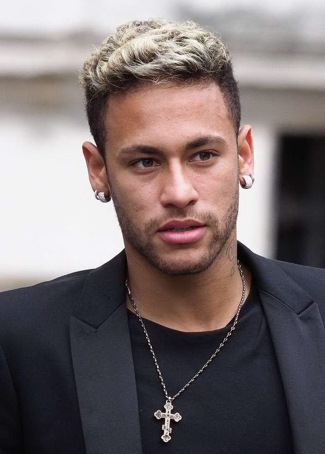 势不可挡！维拉各项赛事豪取9连胜，近17场赢下15场（势如破竹！维拉多线豪取9连胜，近17战斩获15胜）