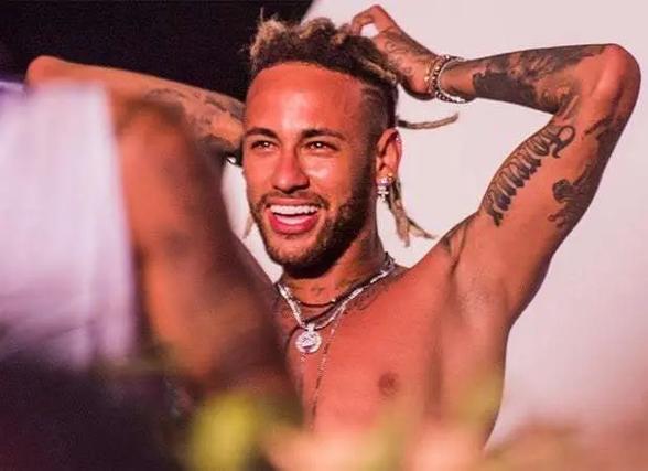 体坛女神盘点：乐天女孩黄禹菡，身材高挑五官立体人称小芭比