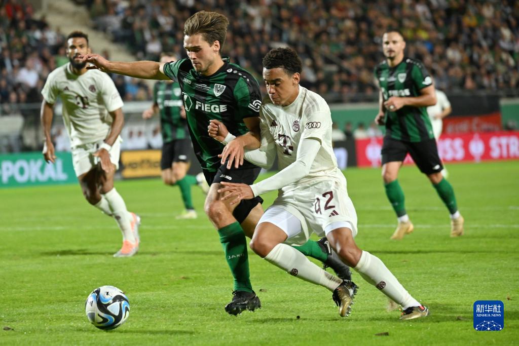 阿尔梅勒主帅：球队水平稳步上升，如果击败福图纳绝对算爆冷（阿尔梅勒主帅：球队稳步提升，若击败福图纳将属爆冷）