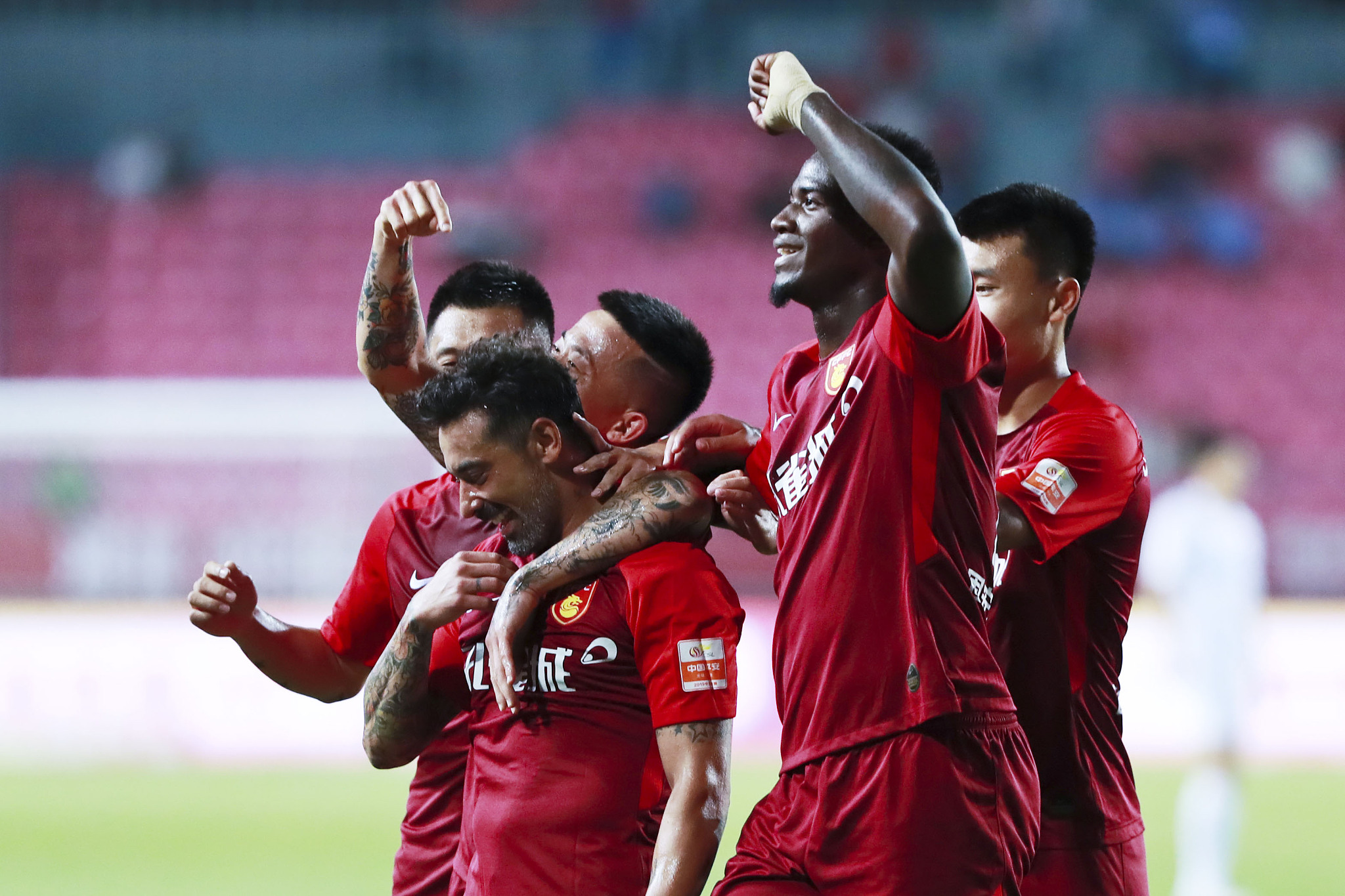 热火替补席火力全面爆发