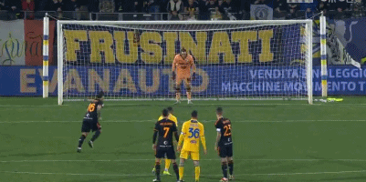 中超：武汉三镇主场1-0小胜上海申花（中超：武汉三镇主场1比0力克上海申花）