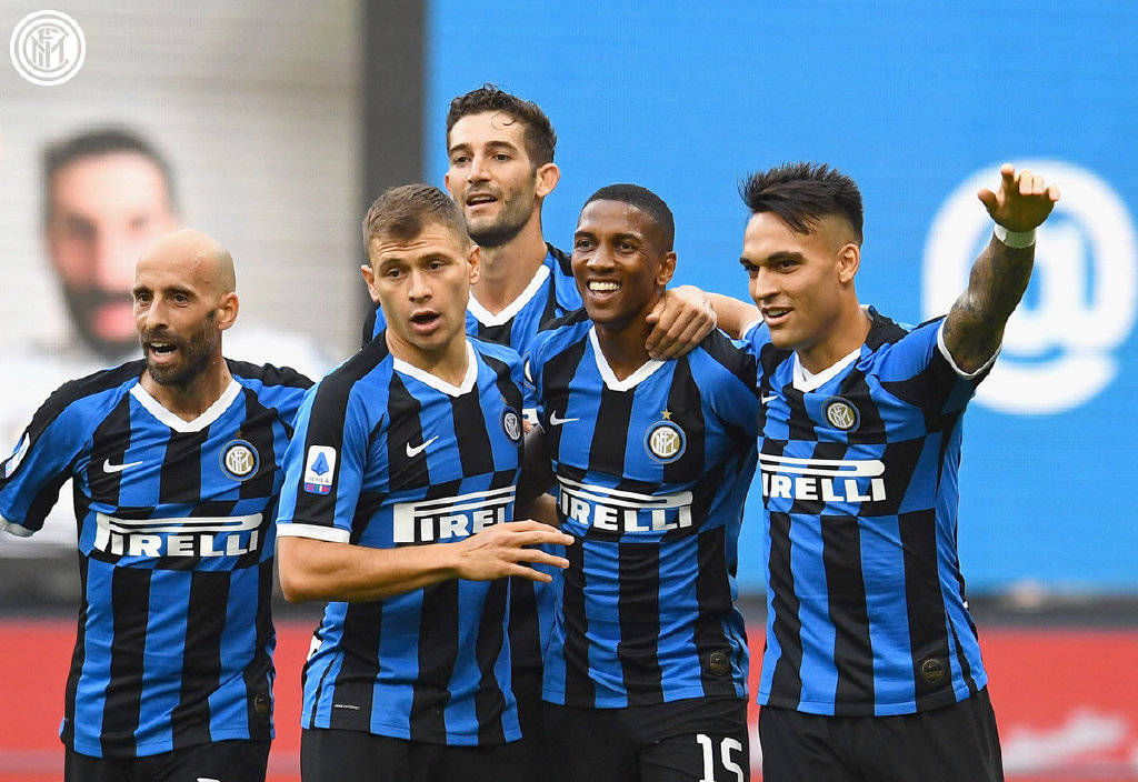 对朱利安·阿尔瓦雷斯的突然刹车