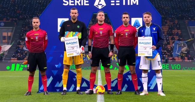 琼斯：我们一直都支持斯洛特，萨拉赫的情况轮不到我点评