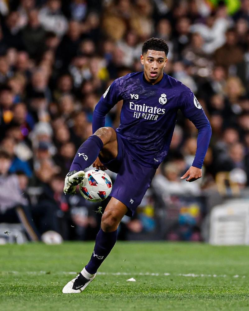 英超半场：热苏斯进球被判无效，狼队暂0-0诺丁汉森林（英超半场战报：热苏斯破门被吹，狼队与诺丁汉森林暂互交白卷）