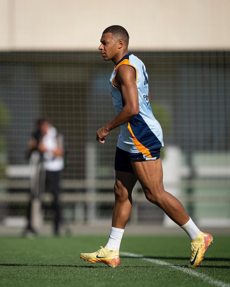 天作之合？维尔茨两度助攻萨内破门，赛季此前21场仅3助攻（默契爆发！维尔茨两度助萨内梅开二度，赛季前21场仅3次助攻）