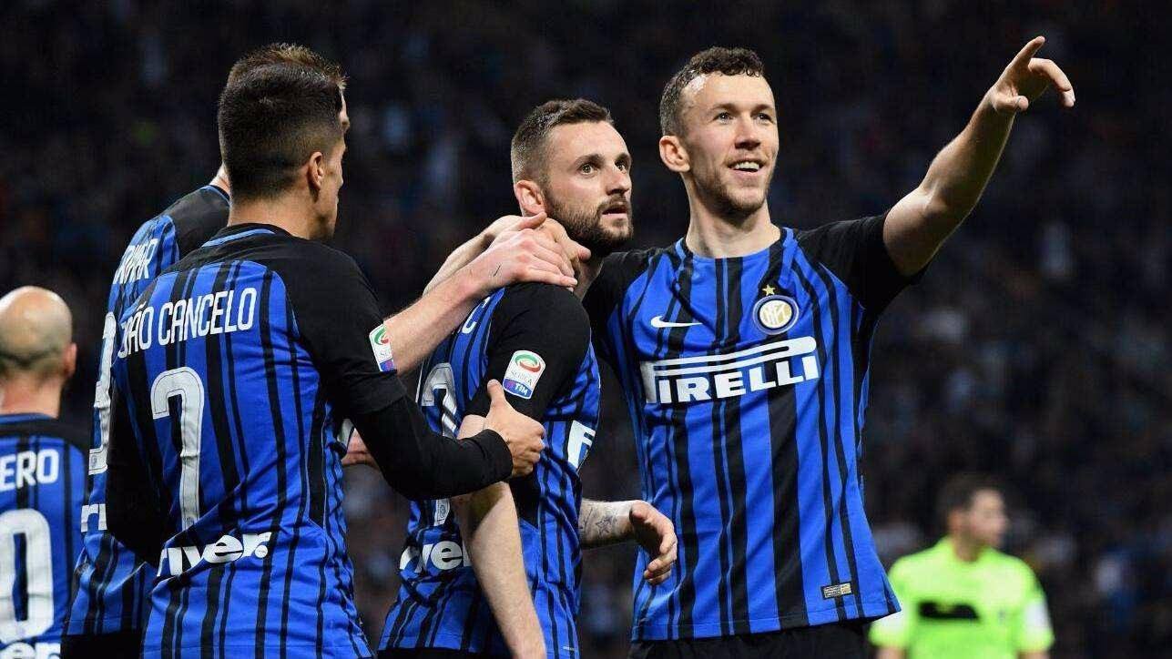 斯基拉：15岁道曼拒五份邀请留在阿森纳，明年签署首份合同（斯基拉：15岁道曼拒五家邀约留守阿森纳，明年将签下首份职业合同）